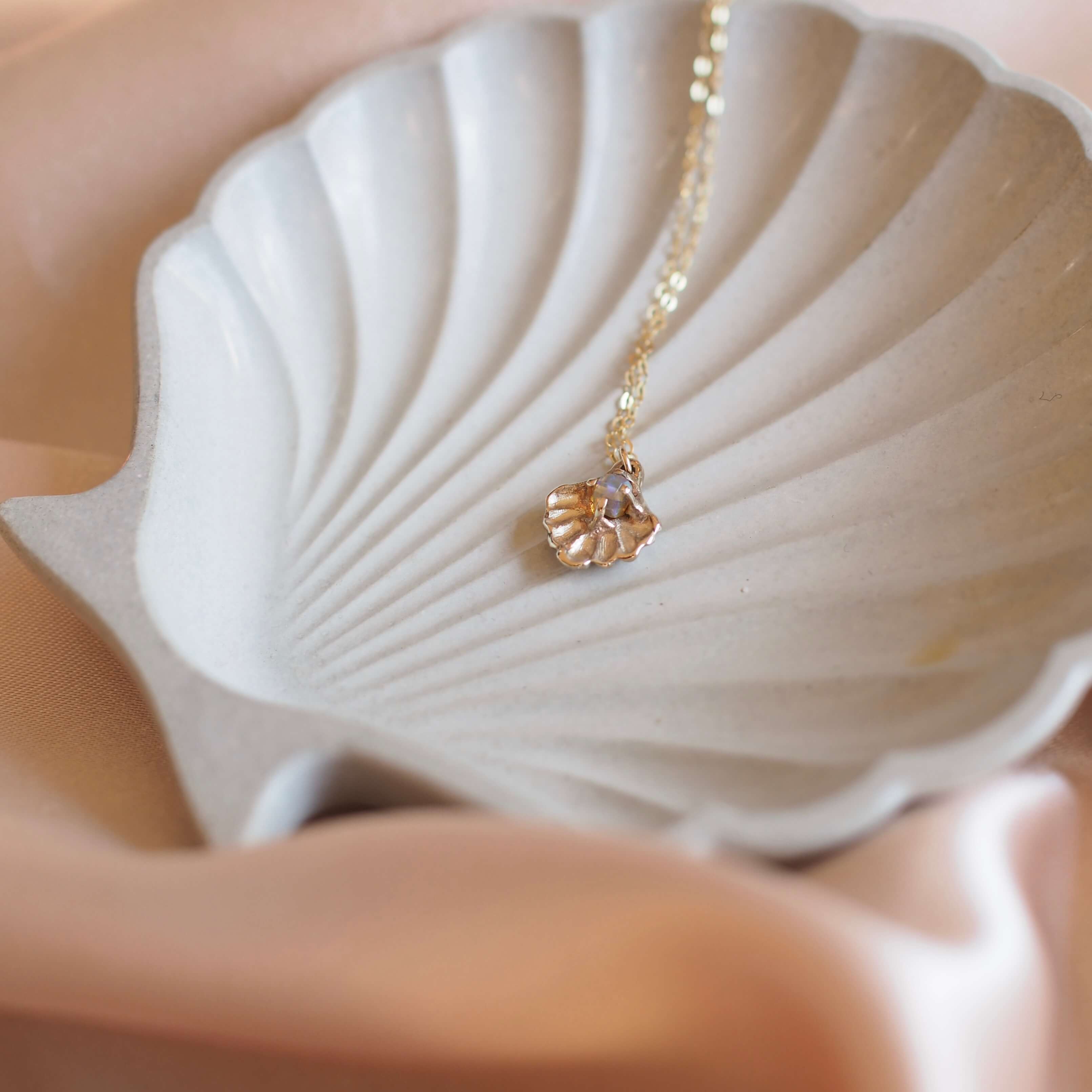 Gold on sale seashell jewelry